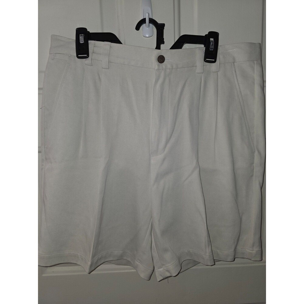 Tommy Bahama Shorts Men’s 34 Tan 100% Silk Pleated Front Chino Golf Beach